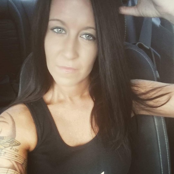 Meet your Posher, Beth - Picture 1 of 1